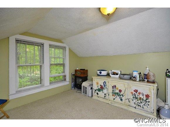 466 MOUNTAIN ROAD - Photo 10
