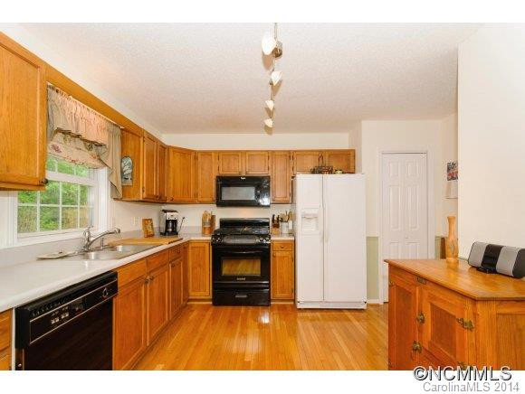 60 Forest Lake Drive - Photo 4