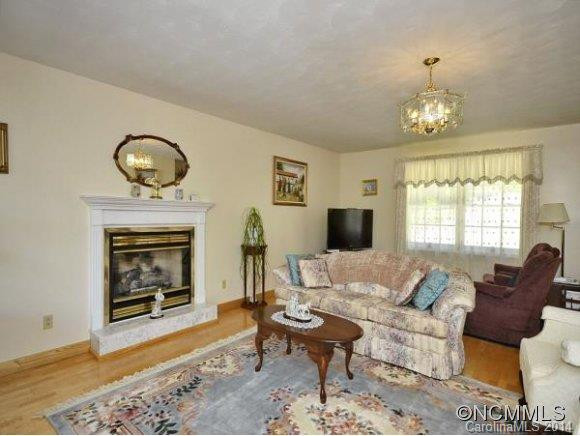 217 PINE HILL DR - Photo 2