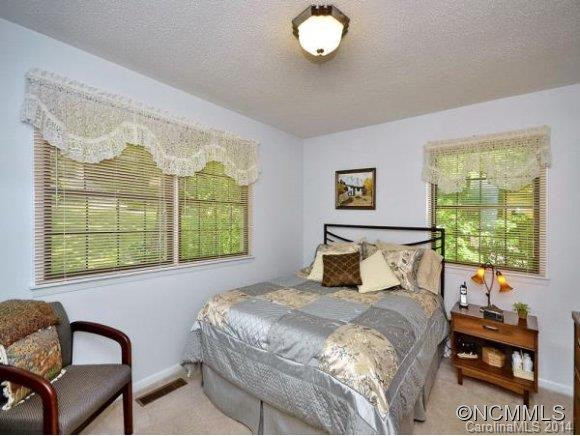 217 PINE HILL DR - Photo 11