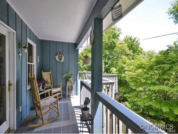 217 PINE HILL DR - Photo 8