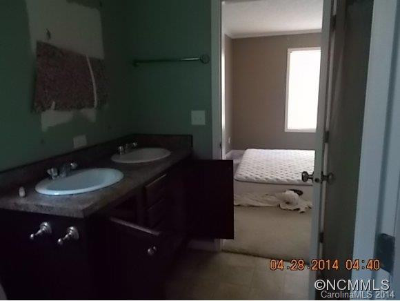 144 Bostwick - Photo 8