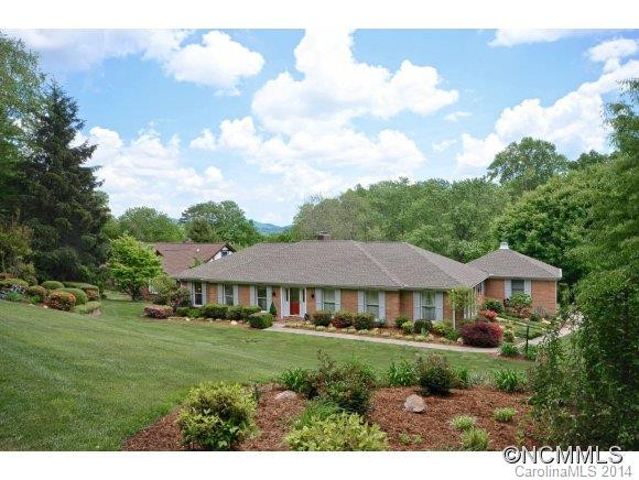 2 LAKEVIEW CIRCLE