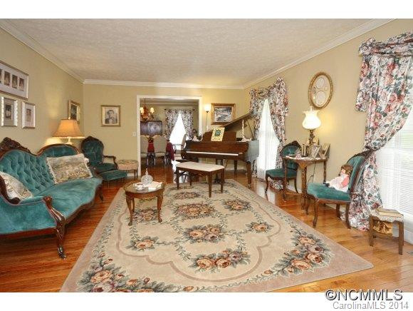 2 LAKEVIEW CIRCLE - Photo 4