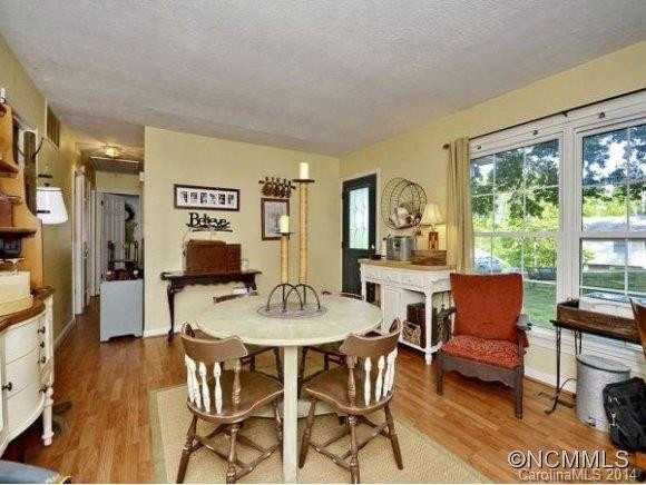20 LYNWOOD CIRCLE - Photo 3