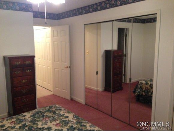 1302 Abbey Circle - Photo 3