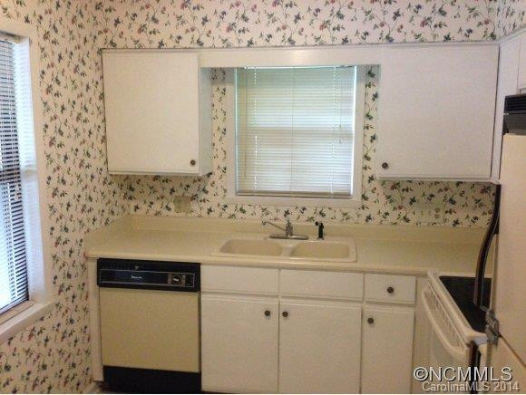 1302 Abbey Circle - Photo 6