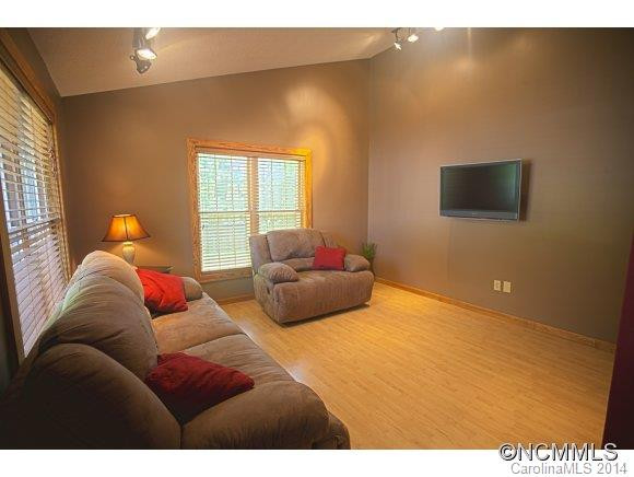 218 Poplar Drive - Photo 5