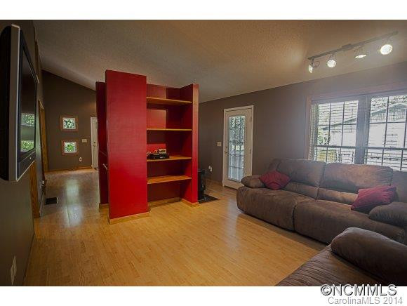 218 Poplar Drive - Photo 6