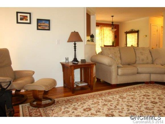 55 Squires Ln - Photo 4