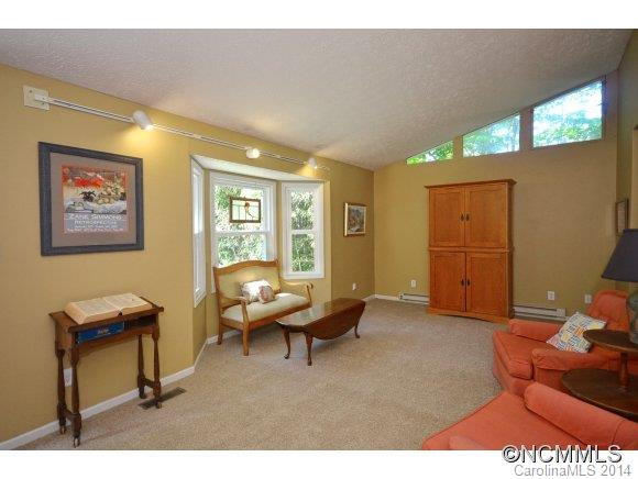 604 Eighth Street - Photo 2