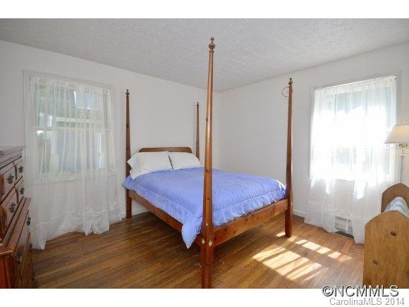 604 Eighth Street - Photo 9