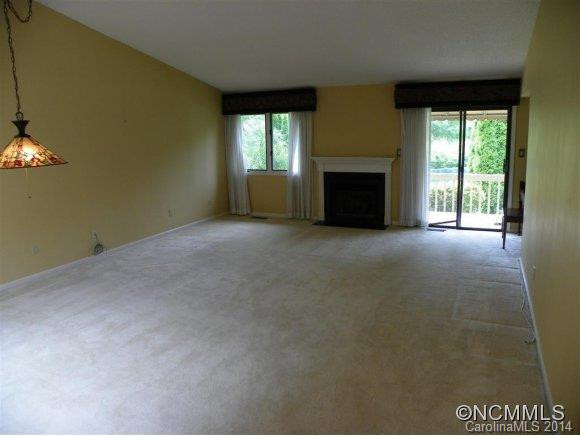 124 Deerlake Drive - Photo 2