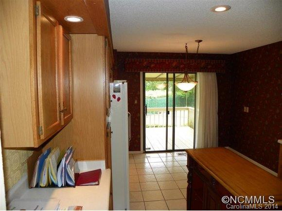 124 Deerlake Drive - Photo 12