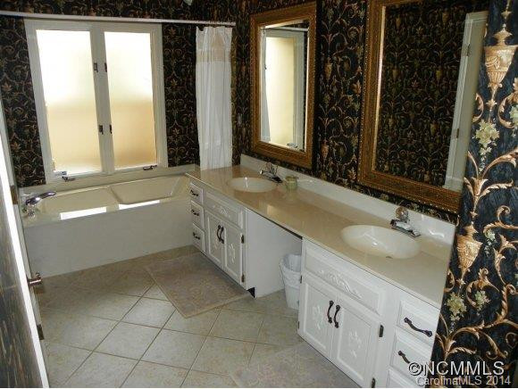 124 Deerlake Drive - Photo 14