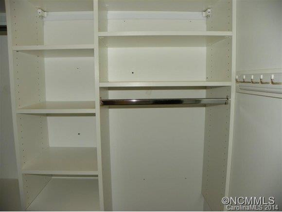 124 Deerlake Drive - Photo 16