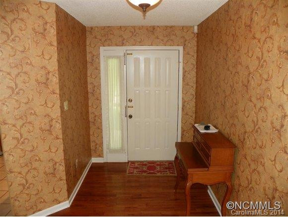 124 Deerlake Drive - Photo 5