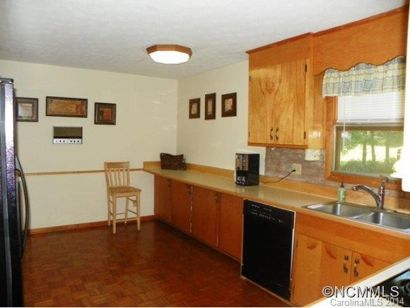 208 Parker Road - Photo 8