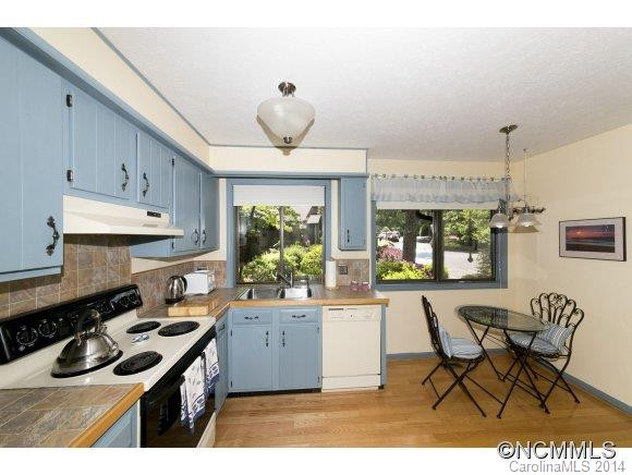 88 Laurelwood Circle W Unit 10 - Photo 11