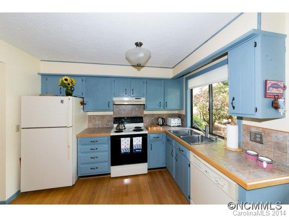 88 Laurelwood Circle W Unit 10 - Photo 10