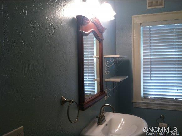 15 Triple Oak Drive - Photo 8