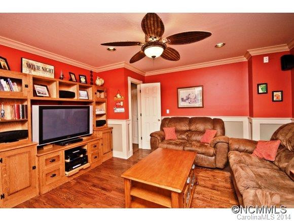 60 Squires Lane - Photo 7