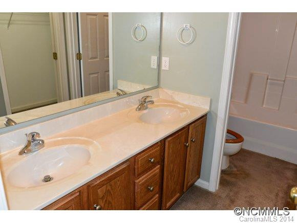 254 Wiltshire Circle - Photo 18