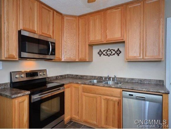 416 RIVERVIEW DR - Photo 8