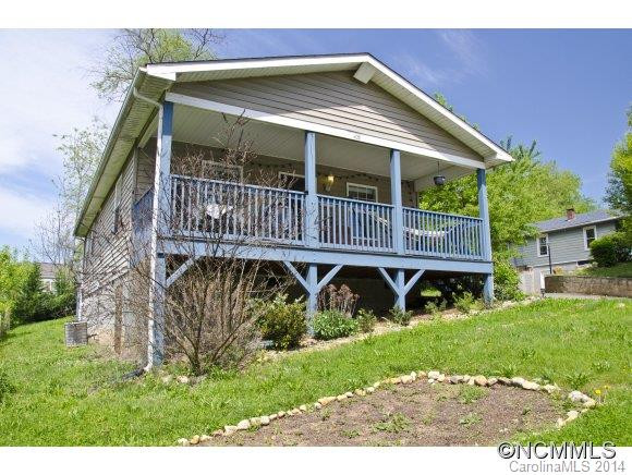 209 Michigan Ave - Photo 2