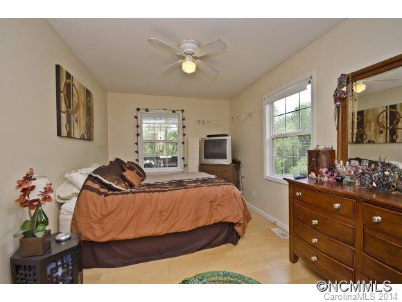 209 Michigan Ave - Photo 11