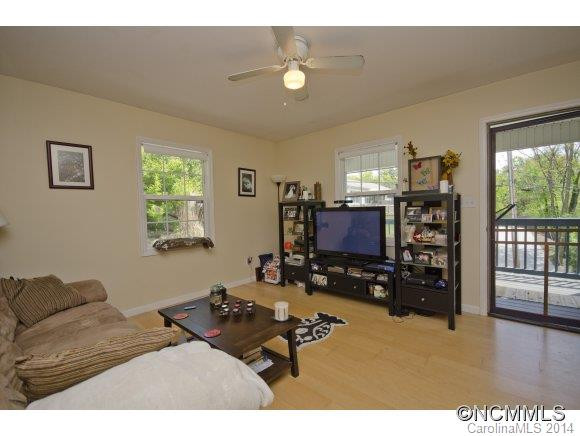 209 Michigan Ave - Photo 9