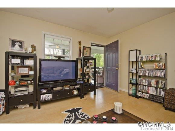 209 Michigan Ave - Photo 10