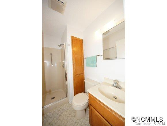 47 AptK8 Lake Drive - Photo 13