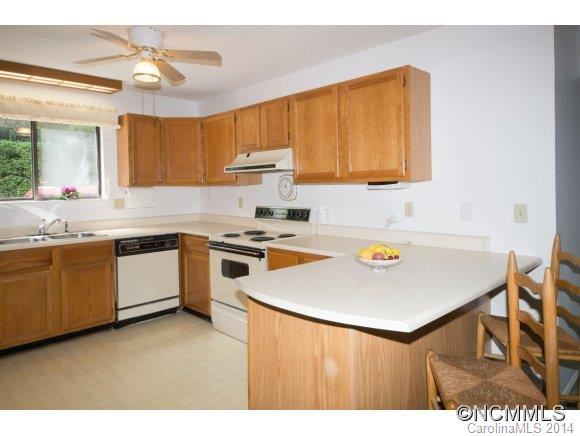 47 AptK8 Lake Drive - Photo 3