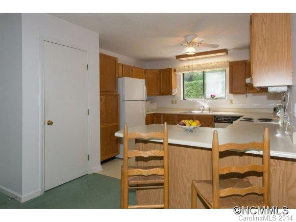 47 AptK8 Lake Drive - Photo 4