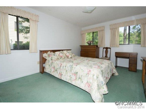 47 AptK8 Lake Drive - Photo 10