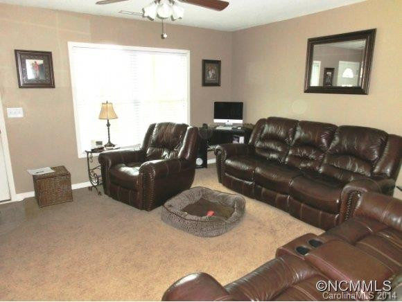 9 English Ivy Rd - Photo 2