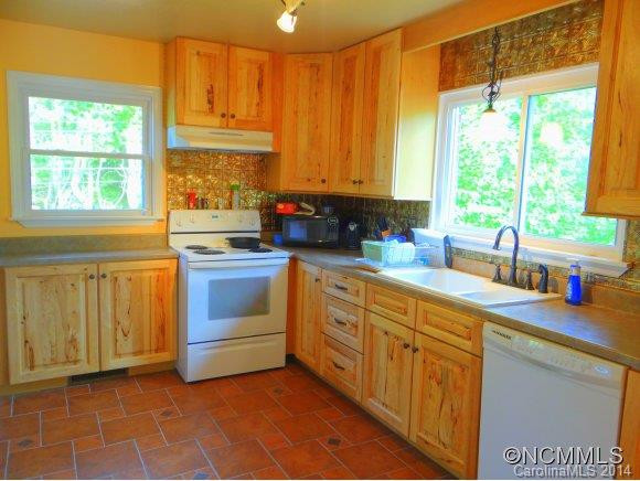 212 Ewbank Drive - Photo 2