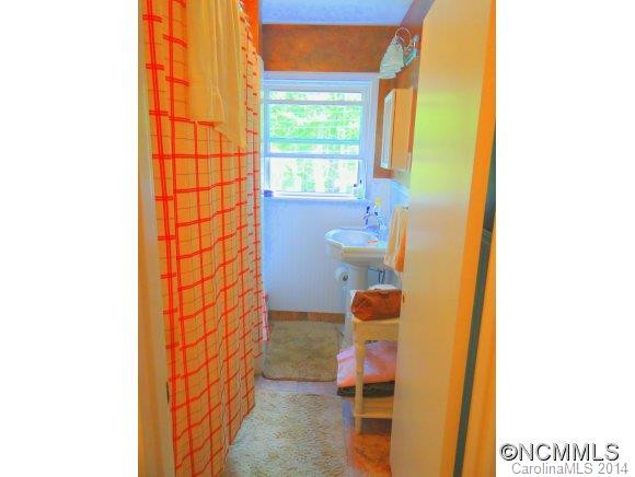 212 Ewbank Drive - Photo 10