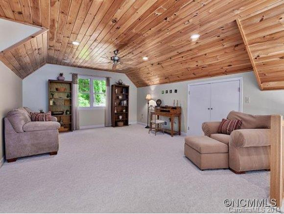 688 FALCON RIDGE - Photo 13
