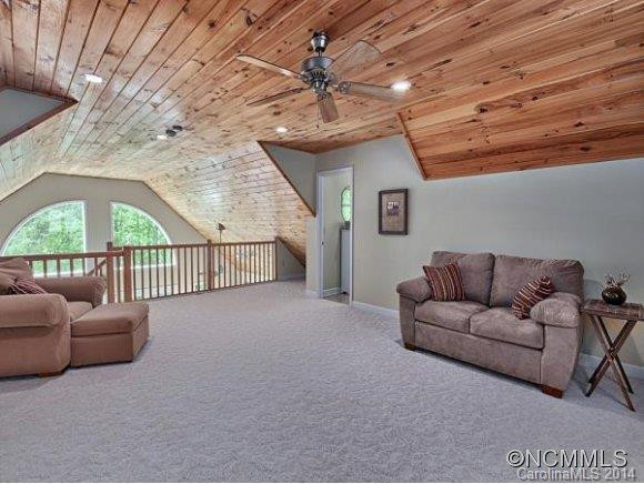688 FALCON RIDGE - Photo 15