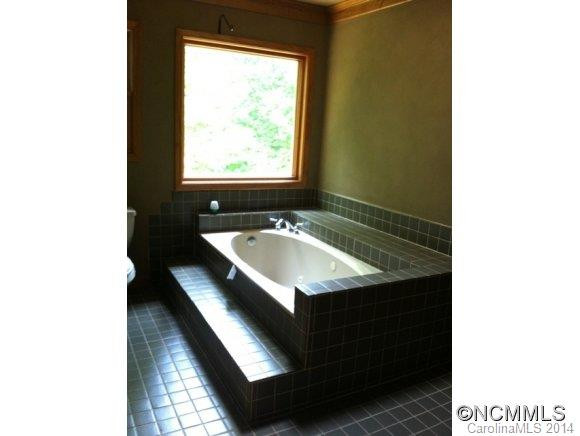 300 Barclay Road - Photo 12