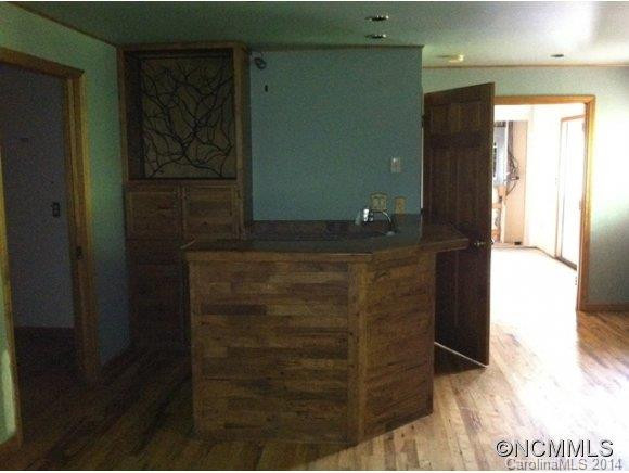 300 Barclay Road - Photo 17