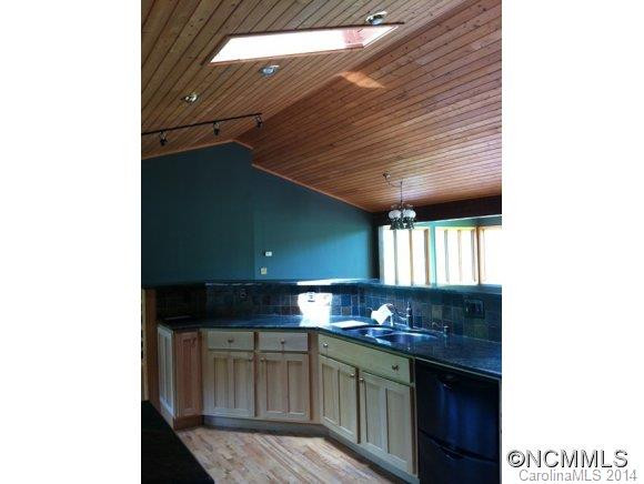 300 Barclay Road - Photo 5