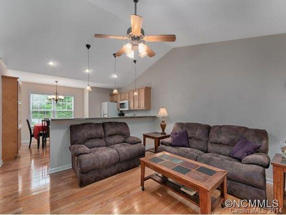 10 ST MARYS LANE - Photo 3