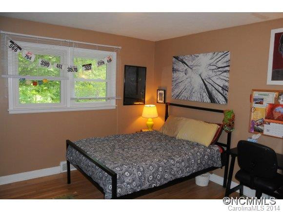90 South Lakewood Circle - Photo 11