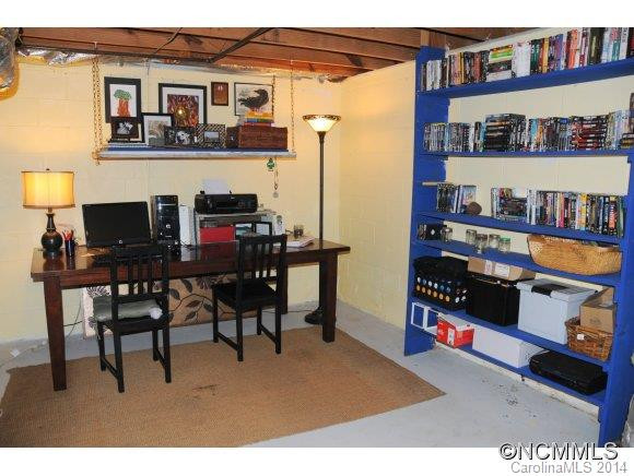 90 South Lakewood Circle - Photo 19