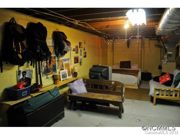 90 South Lakewood Circle - Photo 20
