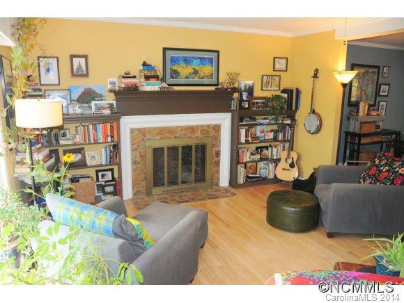 90 South Lakewood Circle - Photo 4