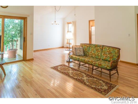 163 Woodburn Drive - Photo 5